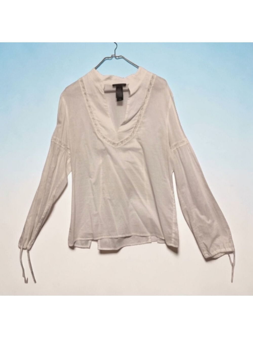 Kenneth Cole White longsleeve boho lace accent top Sz 12